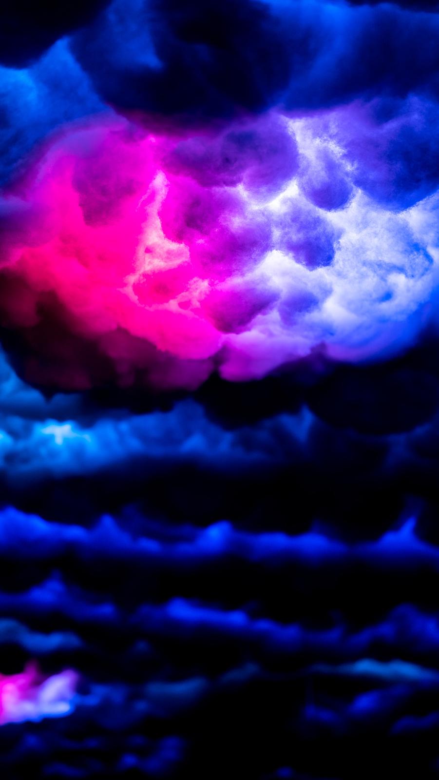 Farbenfrohe digitale Kunst im Illusion Museum Berlin